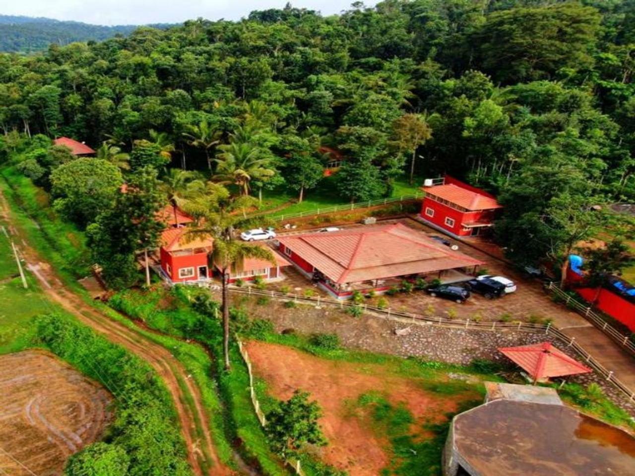 Cs County Resort Sakleshpur Eksteriør billede